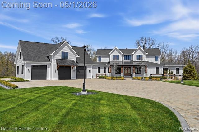 2947 7 Mile Road, South Lyon, MI 48178