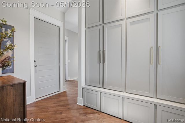 2947 7 Mile Road, South Lyon, MI 48178