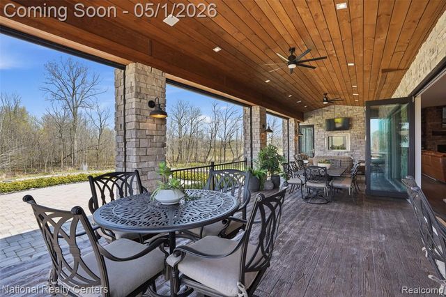 2947 7 Mile Road, South Lyon, MI 48178
