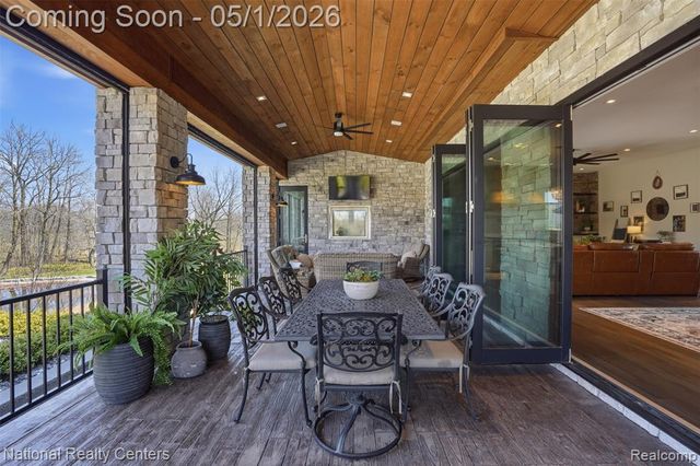 2947 7 Mile Road, South Lyon, MI 48178