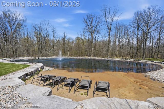 2947 7 Mile Road, South Lyon, MI 48178