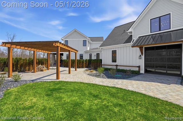 2947 7 Mile Road, South Lyon, MI 48178