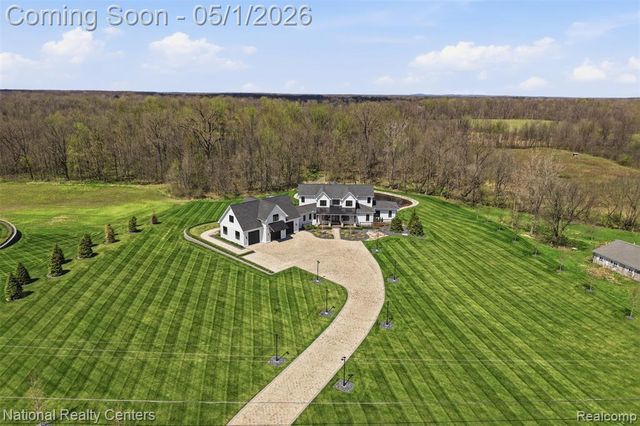 2947 7 Mile Road, South Lyon, MI 48178