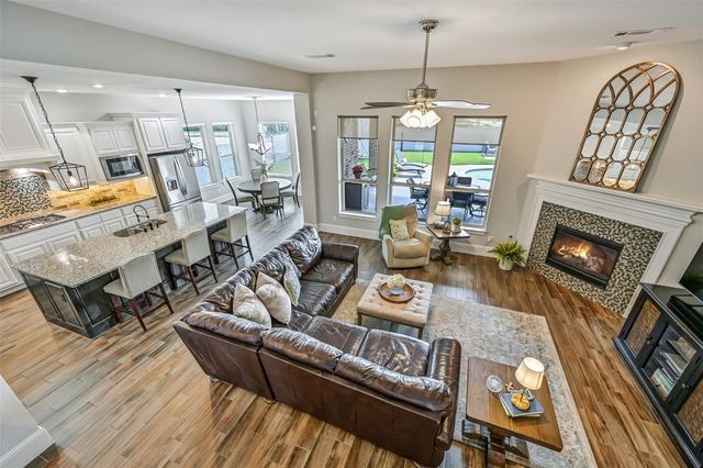 2424 Prairie Mist Lane, Friendswood, TX 77546