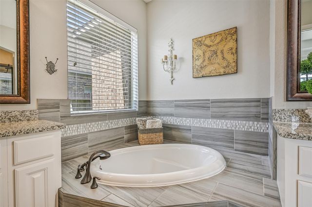 2424 Prairie Mist Lane, Friendswood, TX 77546