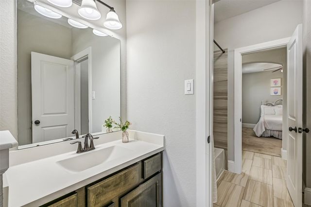 2424 Prairie Mist Lane, Friendswood, TX 77546