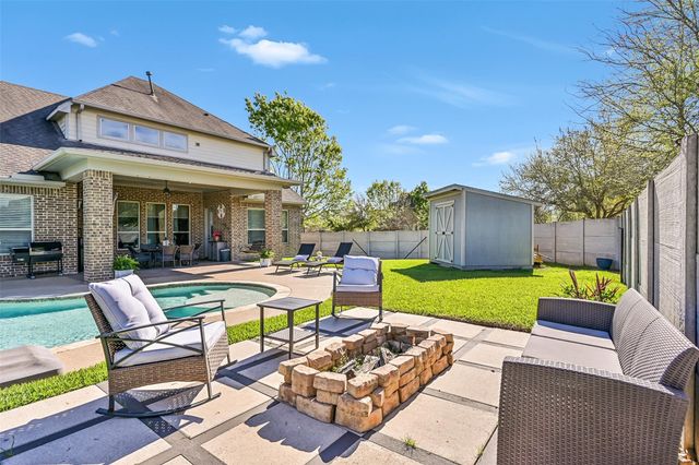 2424 Prairie Mist Lane, Friendswood, TX 77546