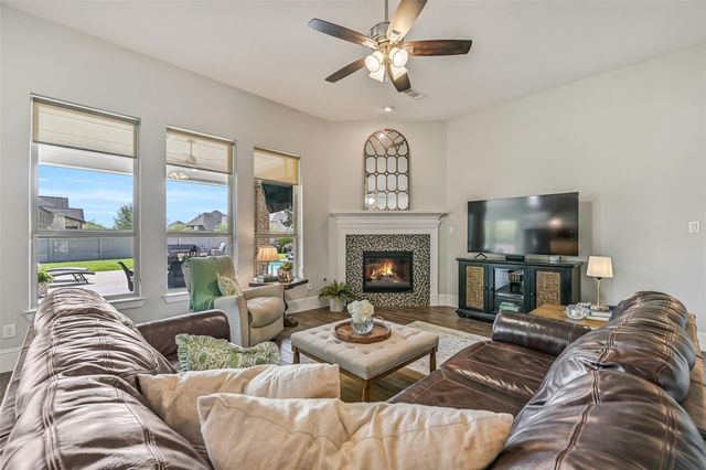 2424 Prairie Mist Lane, Friendswood, TX 77546