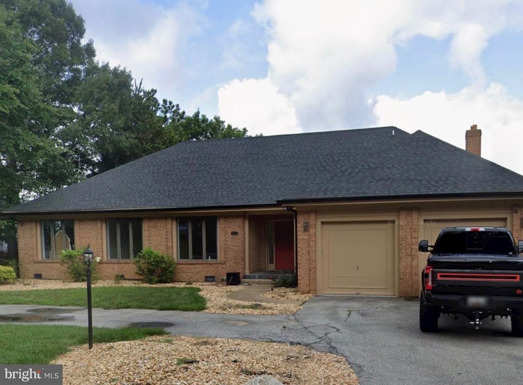 Image 1 of property listing at 11530 MAGNOLIA CT, Issue, MD 20645