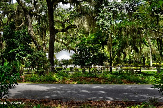 229 West Commons Drive, St. Simons Island, GA 31522