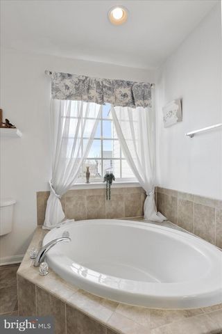 384 STARKEYS LNDG, Shepherdstown, WV 25443