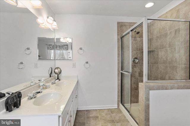 384 STARKEYS LNDG, Shepherdstown, WV 25443