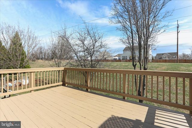 384 STARKEYS LNDG, Shepherdstown, WV 25443