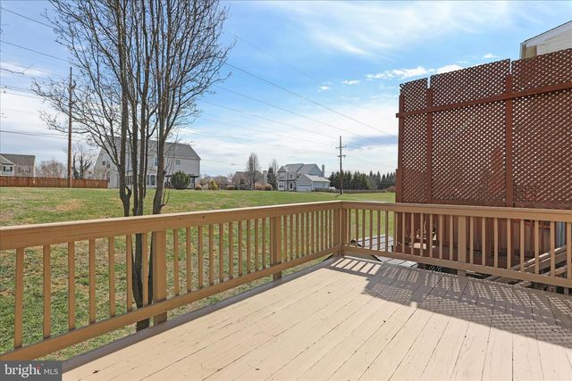 384 STARKEYS LNDG, Shepherdstown, WV 25443