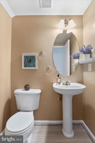 384 STARKEYS LNDG, Shepherdstown, WV 25443