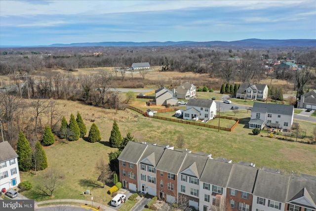 384 STARKEYS LNDG, Shepherdstown, WV 25443