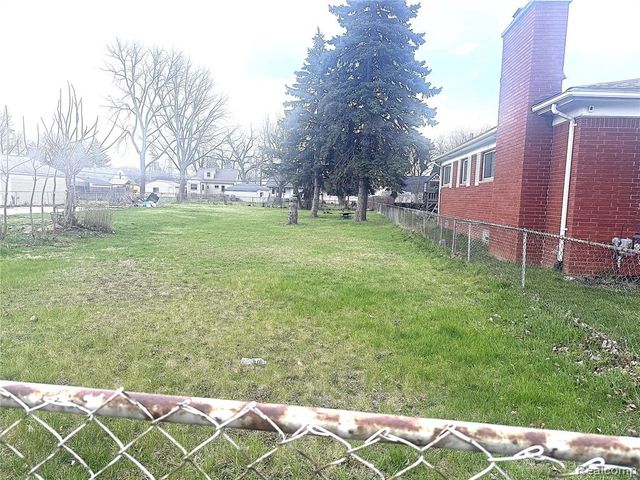 24820 Wagner Ave Avenue, Warren, MI 48089