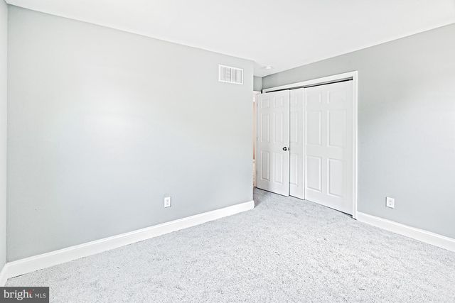 52 GREENBRIDGE DR, Newark, DE 19713