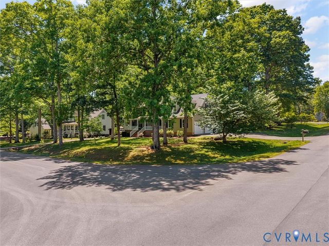 13201 Lauren Ln, Midlothian, VA 23114