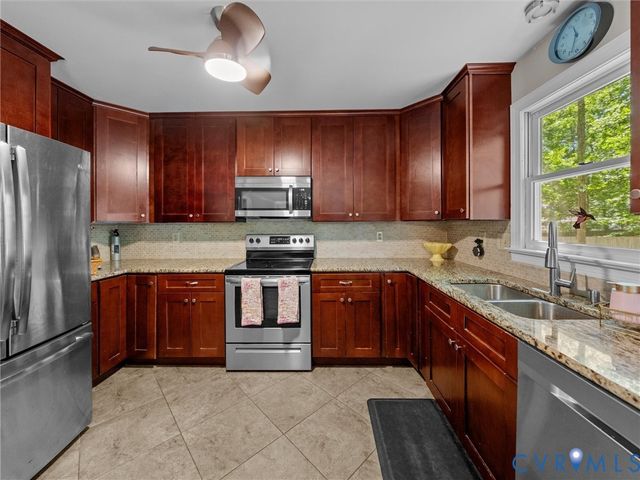 13201 Lauren Ln, Midlothian, VA 23114