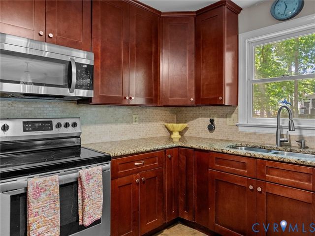 13201 Lauren Ln, Midlothian, VA 23114