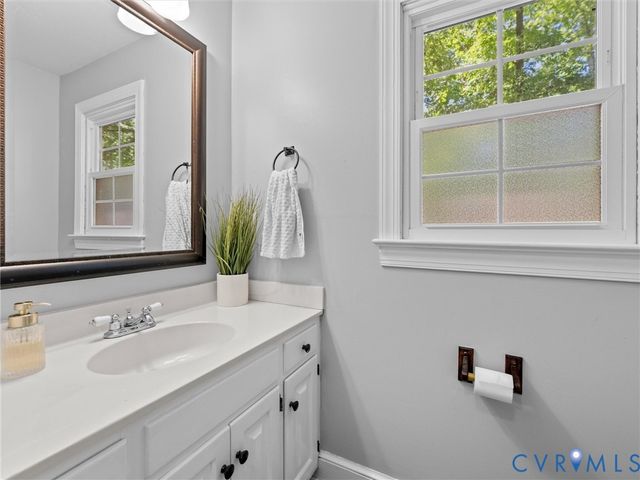 13201 Lauren Ln, Midlothian, VA 23114