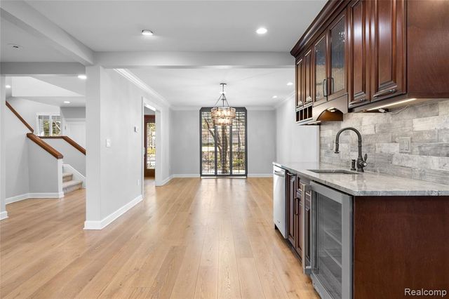 4695 Maura Lane, West Bloomfield, MI 48323