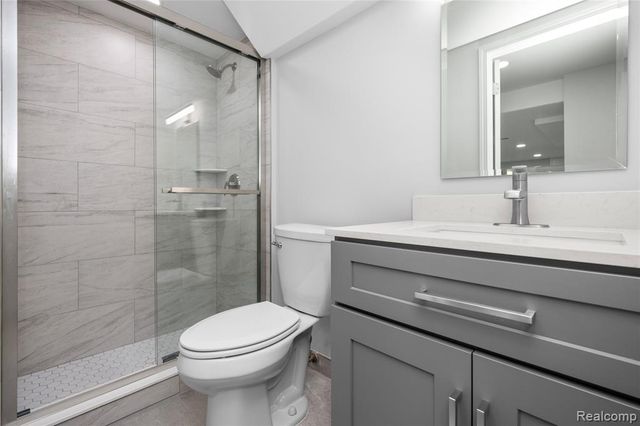 4695 Maura Lane, West Bloomfield, MI 48323