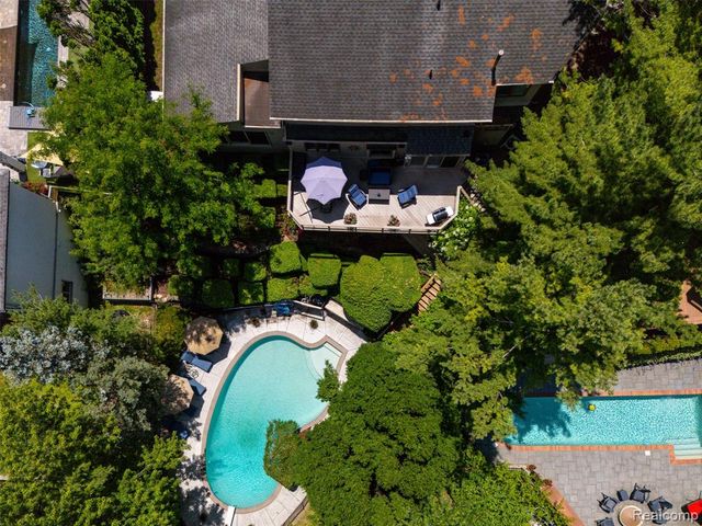 4695 Maura Lane, West Bloomfield, MI 48323