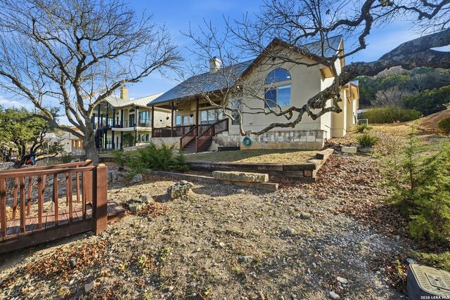 204 Tapatio Dr W, Boerne, TX 78006