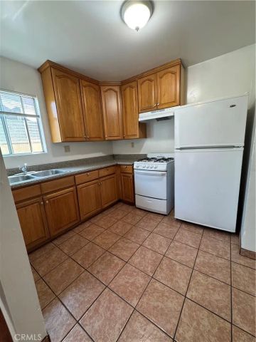 1466 Silver Lake Boulevard, Silver Lake, CA 90026