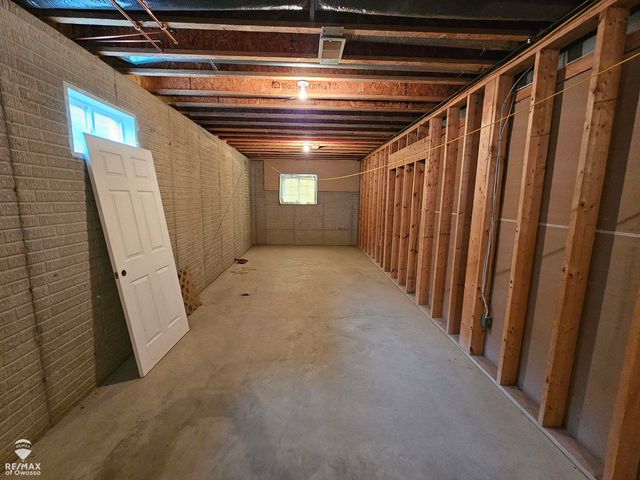 2431 S Morrice Road, Owosso Twp, MI 48867