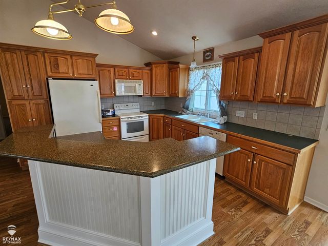 2431 S Morrice Road, Owosso Twp, MI 48867
