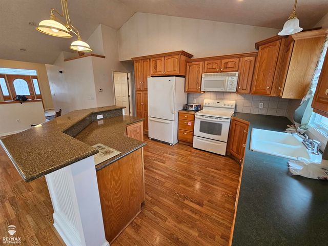 2431 S Morrice Road, Owosso Twp, MI 48867