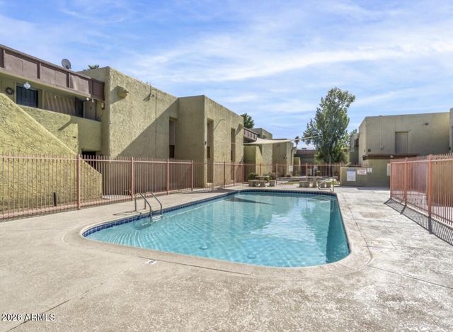 1701 W Tuckey Lane 216, Phoenix, AZ 85051