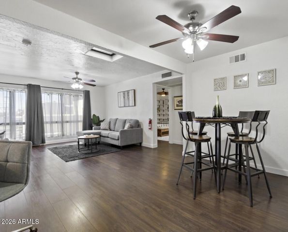 1701 W Tuckey Lane 216, Phoenix, AZ 85051