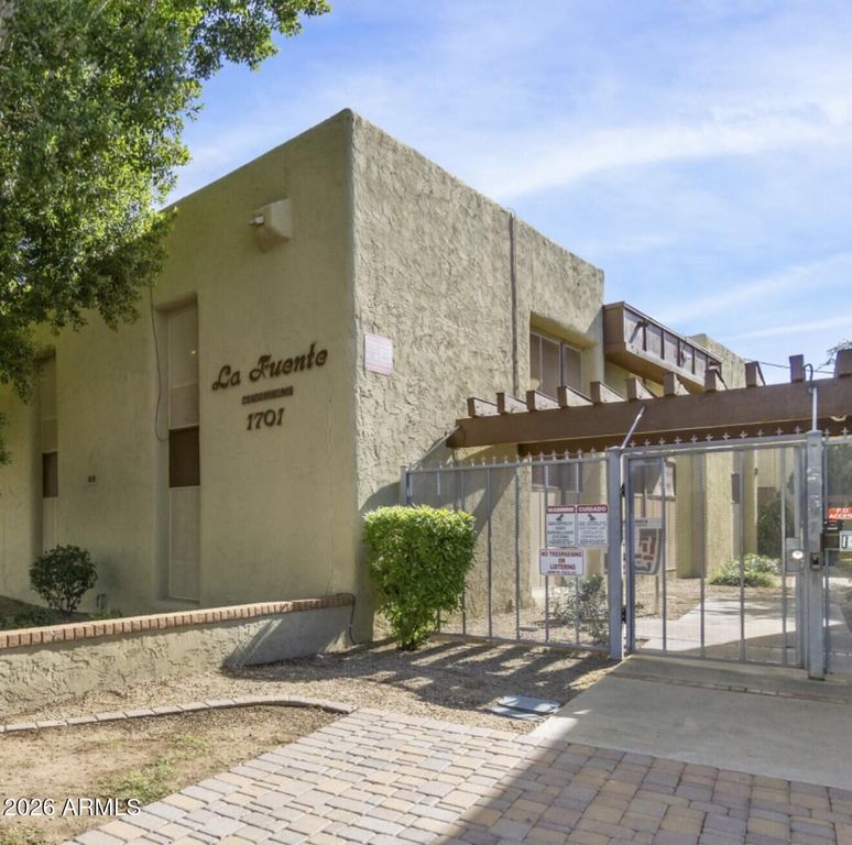 1701 W Tuckey Lane 216, Phoenix, AZ 85051