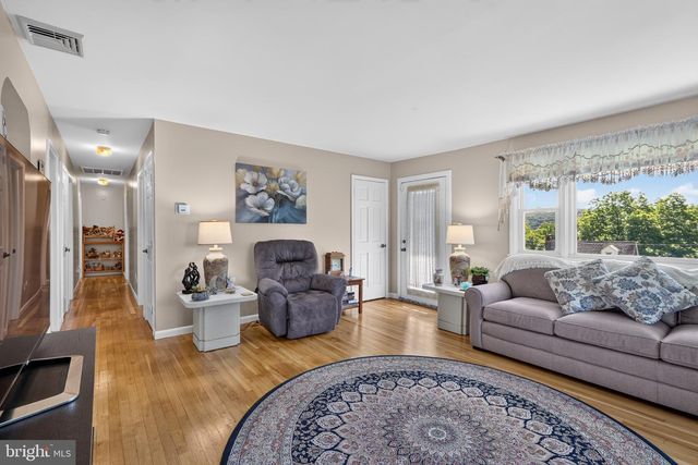 740 PUBLIC RD, Bethlehem, PA 18015