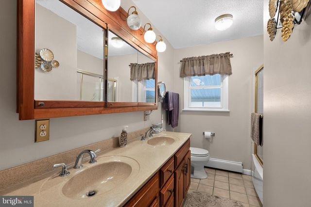 740 PUBLIC RD, Bethlehem, PA 18015