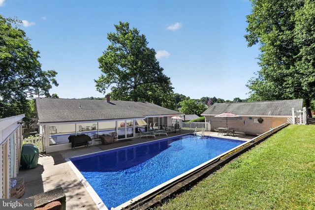 740 PUBLIC RD, Bethlehem, PA 18015