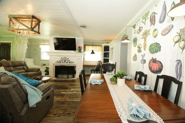 367 Hillcroft Drive, Weatherford, TX 76087