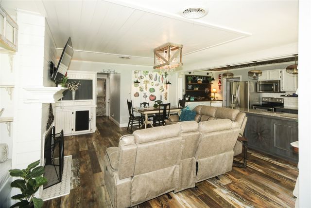 367 Hillcroft Drive, Weatherford, TX 76087