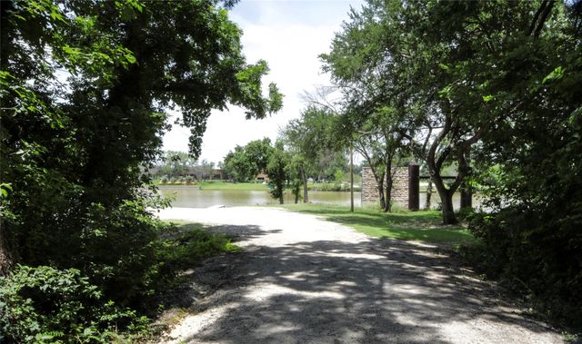 367 Hillcroft Drive, Weatherford, TX 76087