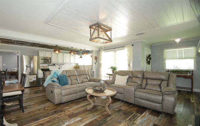 367 Hillcroft Drive, Weatherford, TX 76087