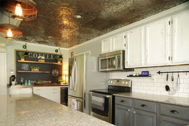 367 Hillcroft Drive, Weatherford, TX 76087