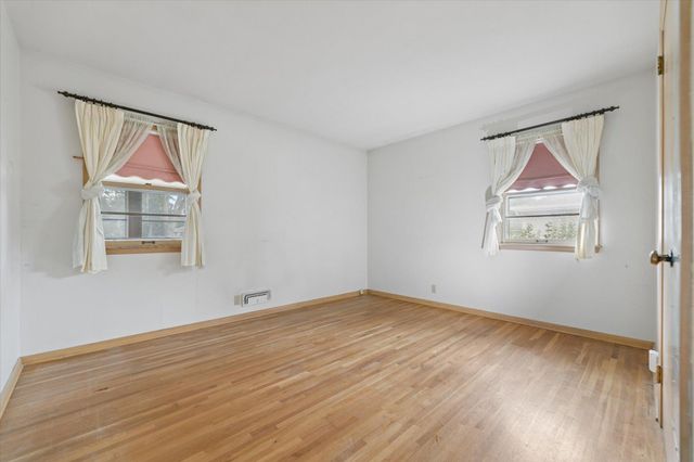 6400 Perry Avenue N, Brooklyn Center, MN 55429
