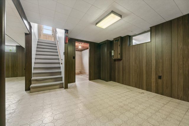 6400 Perry Avenue N, Brooklyn Center, MN 55429