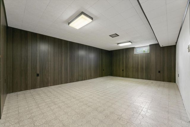 6400 Perry Avenue N, Brooklyn Center, MN 55429