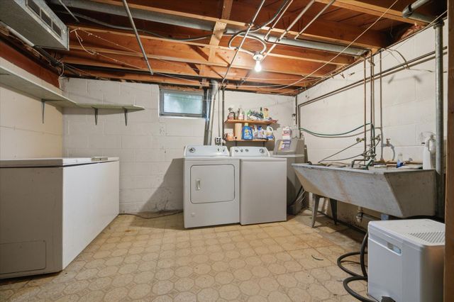 6400 Perry Avenue N, Brooklyn Center, MN 55429