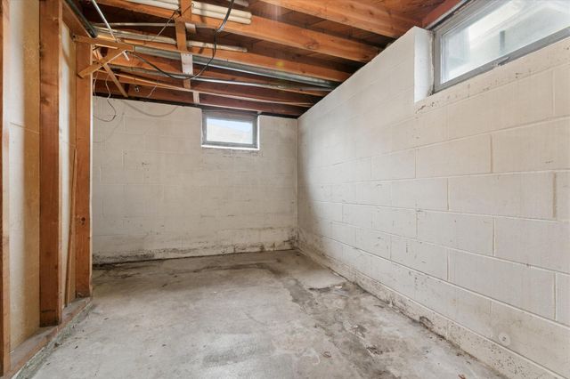 6400 Perry Avenue N, Brooklyn Center, MN 55429